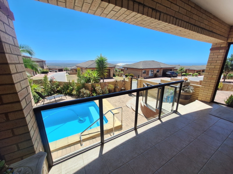 3 Bedroom Property for Sale in Wavecrest Eastern Cape